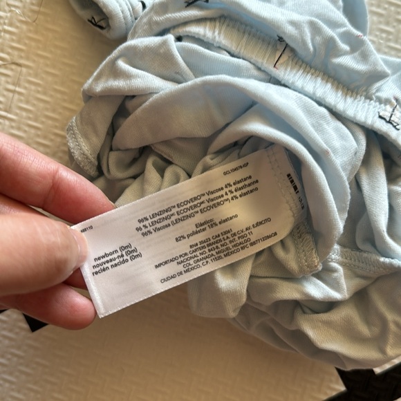 2 pack Carter’s sleep gowns - Picture 5 of 7